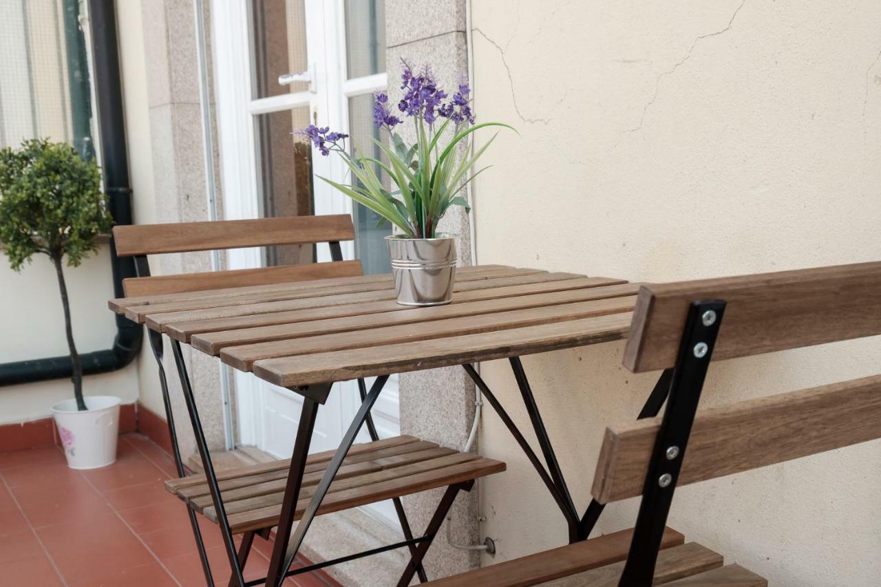Apartment With Balcony In The Square Porto Exteriér fotografie