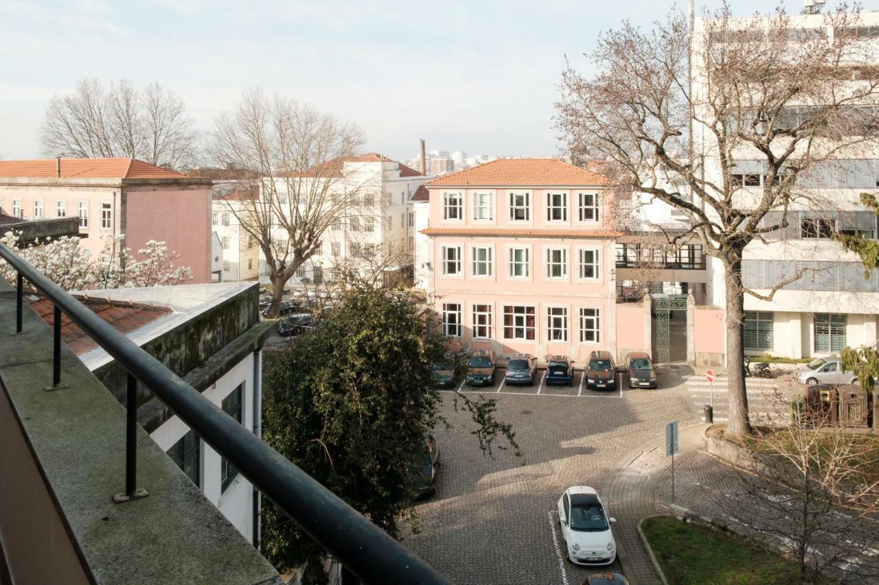 Apartment With Balcony In The Square Porto Exteriér fotografie