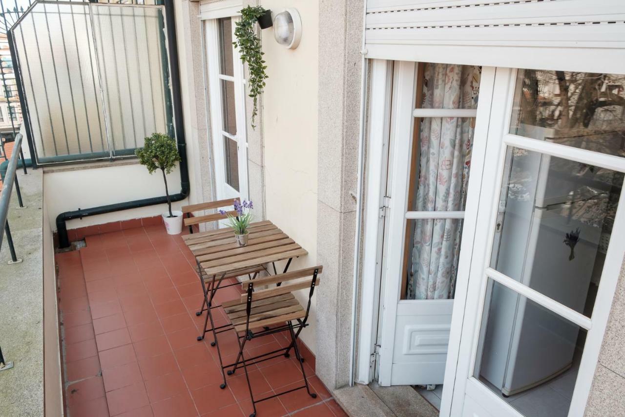 Apartment With Balcony In The Square Porto Exteriér fotografie