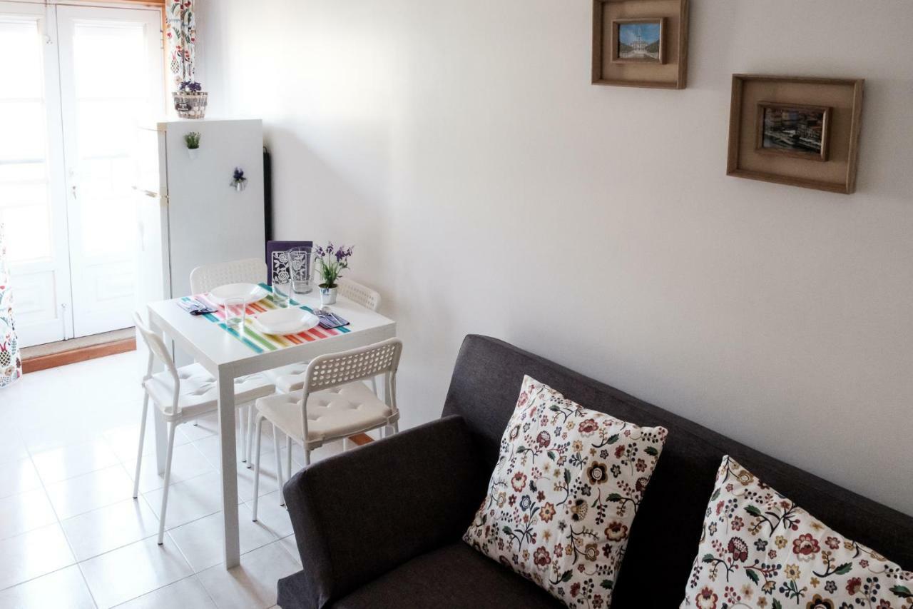 Apartment With Balcony In The Square Porto Exteriér fotografie