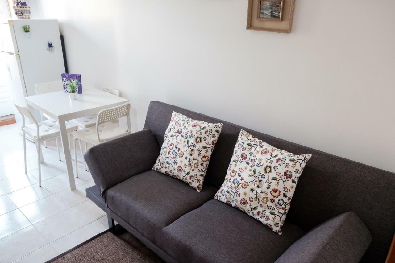 Apartment With Balcony In The Square Porto Exteriér fotografie