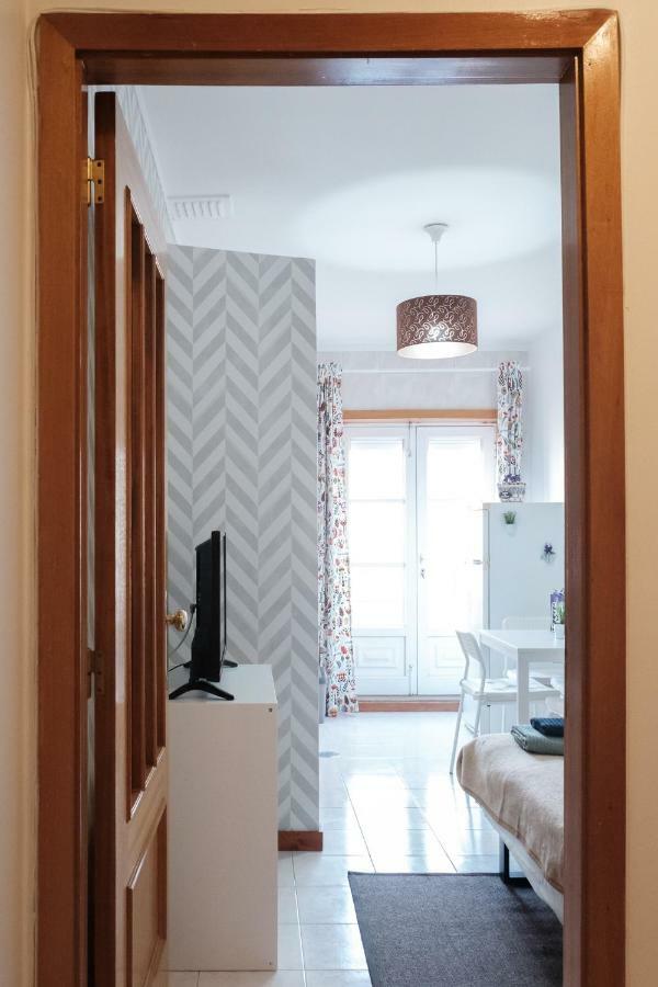 Apartment With Balcony In The Square Porto Exteriér fotografie