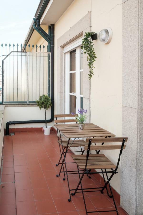 Apartment With Balcony In The Square Porto Exteriér fotografie